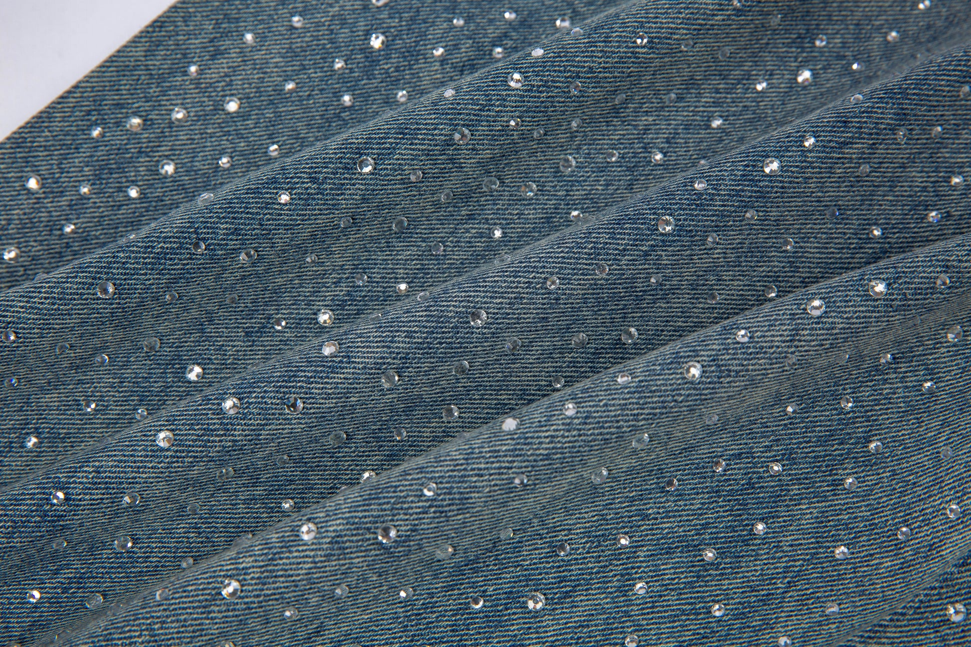 RHINESTONE V PATCH DENIM BLUE