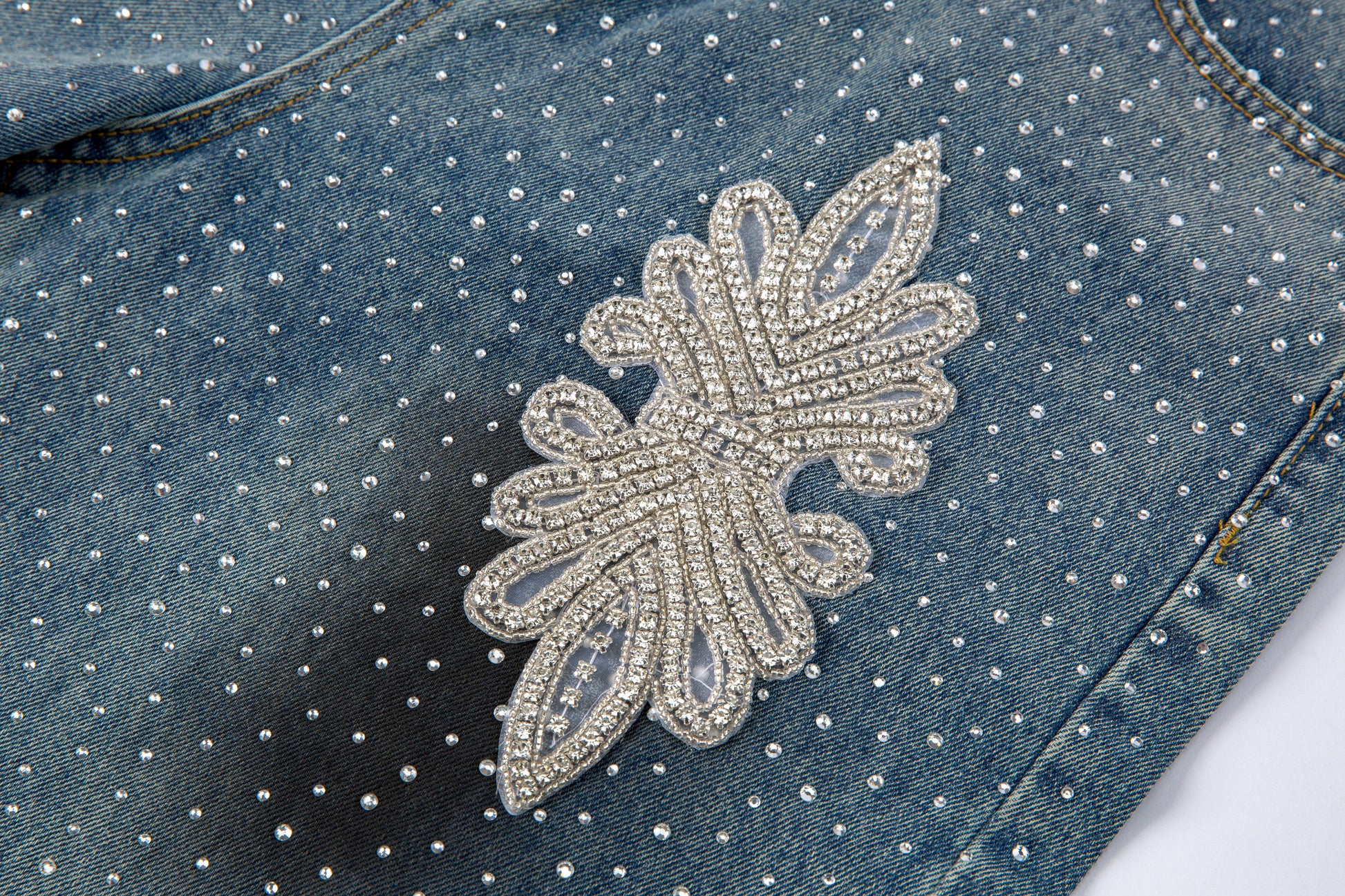 RHINESTONE V PATCH DENIM BLUE